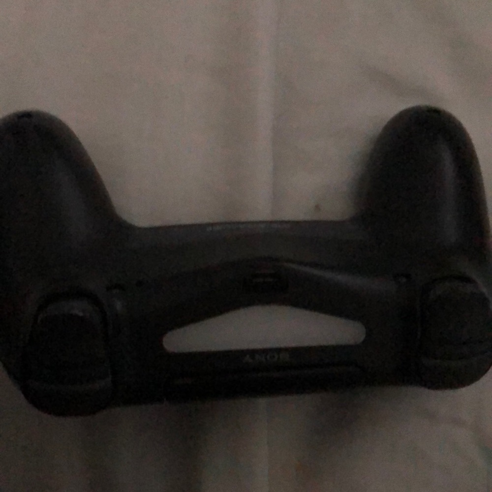 PS4 controller - Picture 2 of 3